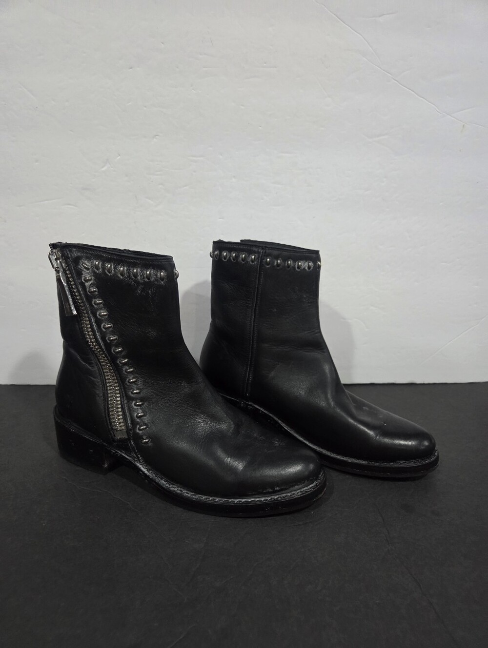 Frye Women's Black Studded Leather Ankle Boots Sz.5.5